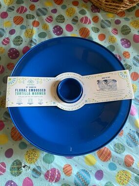 Floral Embossed Plastic Tortilla Warmer 10” Blue Floral NEW